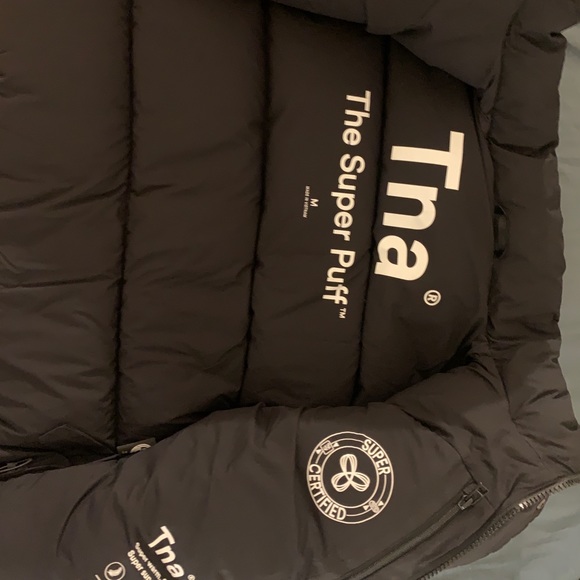 TNA Black super puff!! - Picture 8 of 11